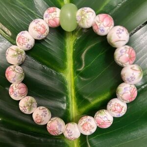 flower porcelain 10mm chunky beaded bracelet